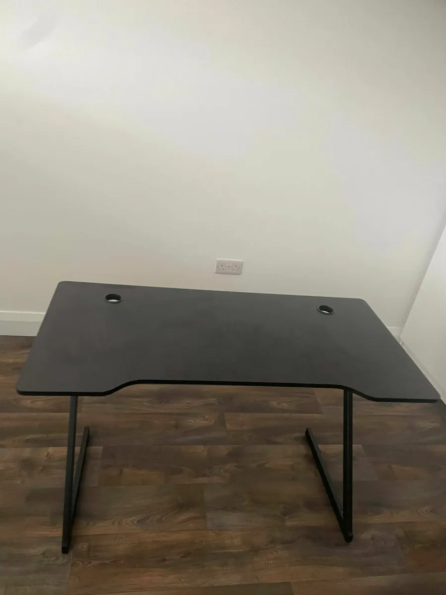 Gaming table - Image 2