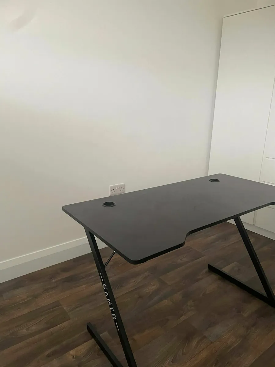 Gaming table - Image 3