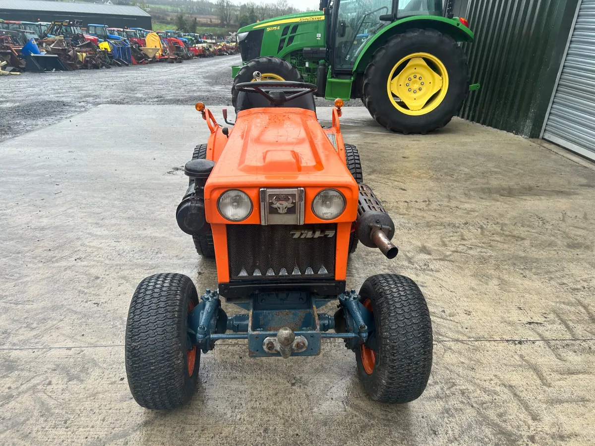 Kubota B6100 Compact Tractor - Image 2