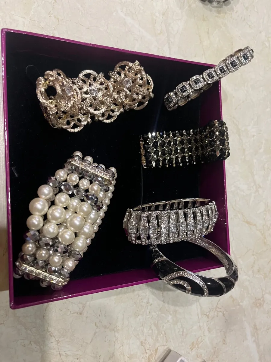 Selection of bracelets - Image 1