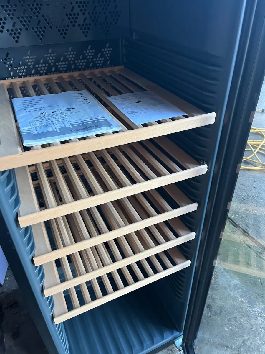 LIEBHERR Vinothek Wine Fridge - Image 3