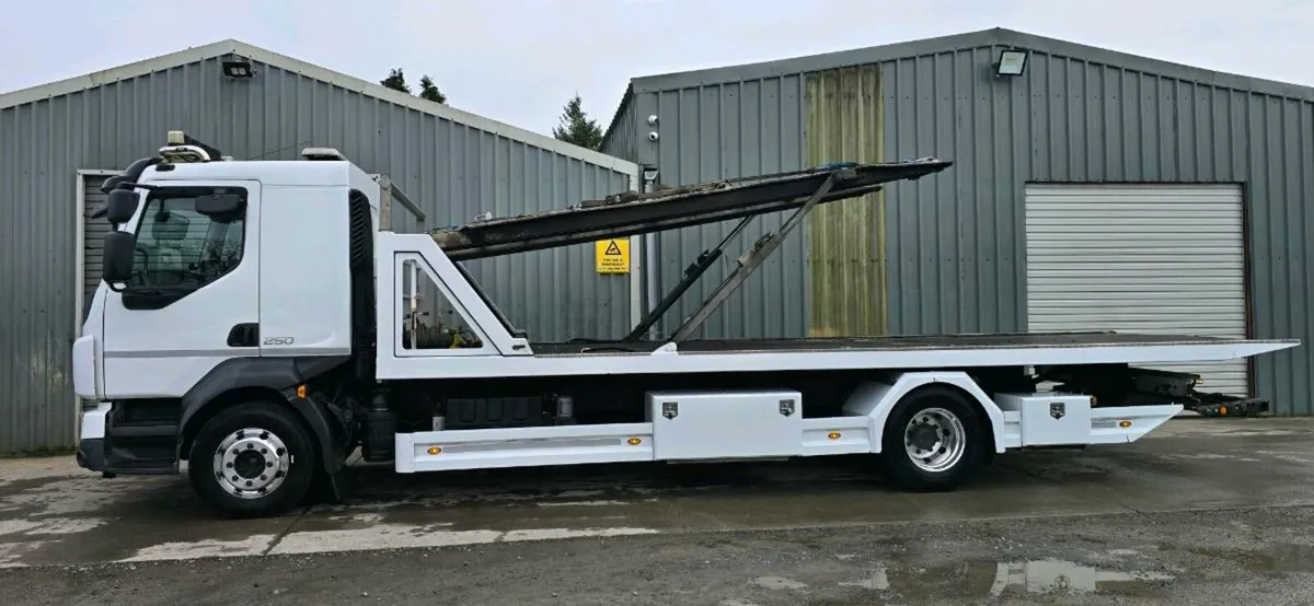 181 VOLVO FL 3 CAR RECOVERY - Image 2