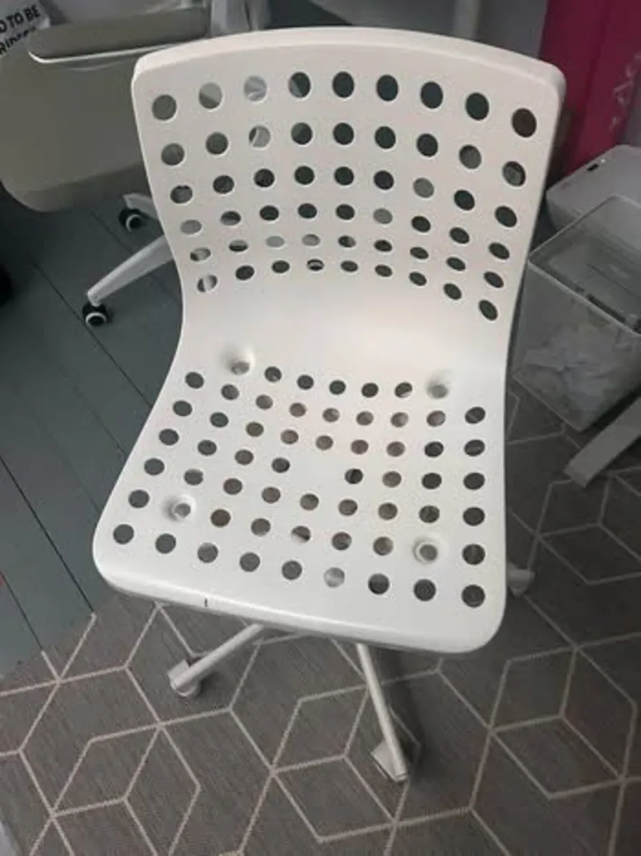 Desk with chair - Image 3