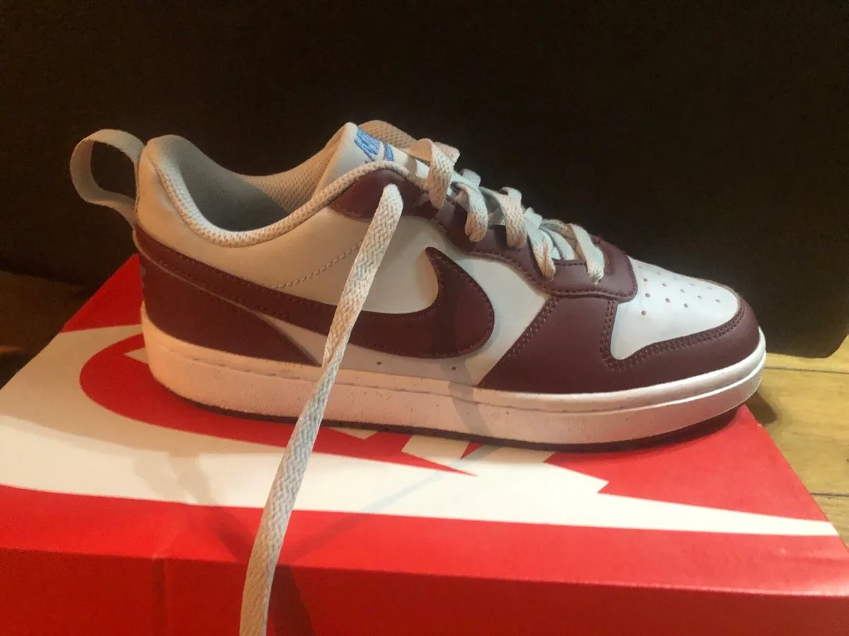 Kids Nike shoes - Image 3