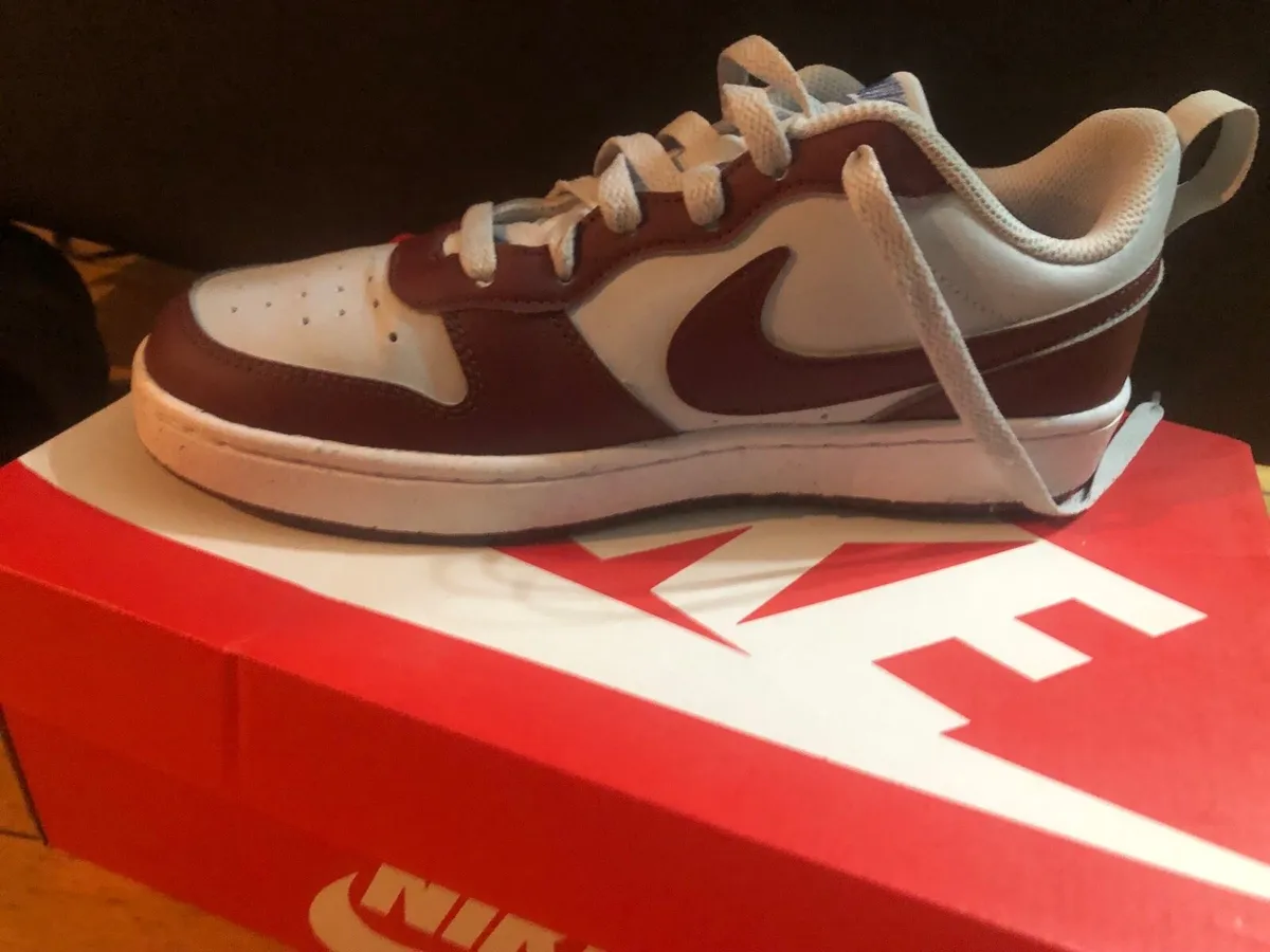 Kids Nike shoes - Image 4