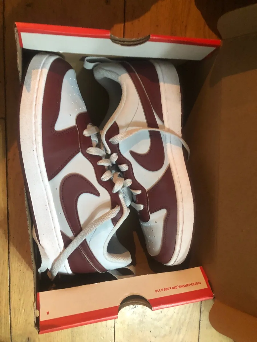 Kids Nike shoes - Image 1