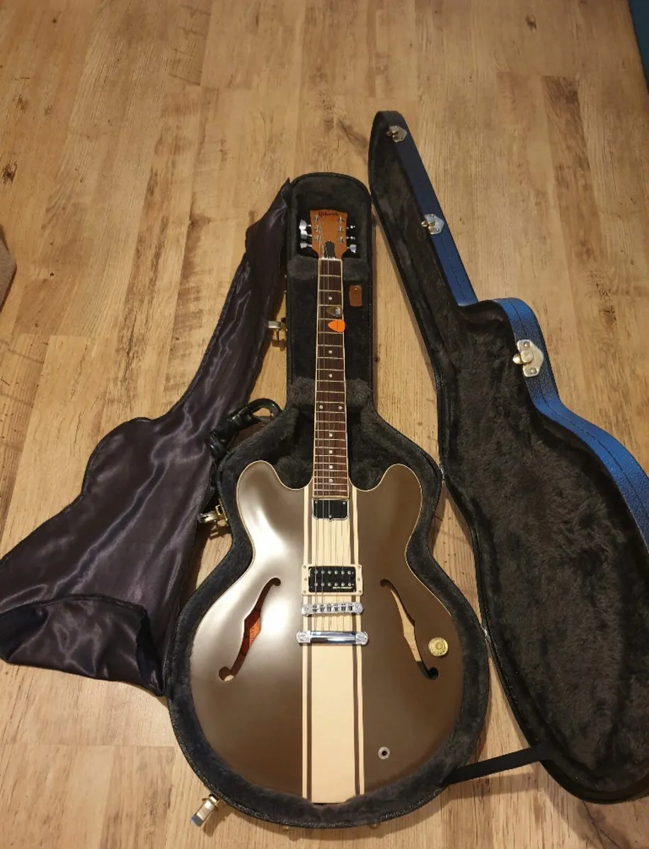 Gibson ES-333 Tom Delonge Signature Series - Image 2