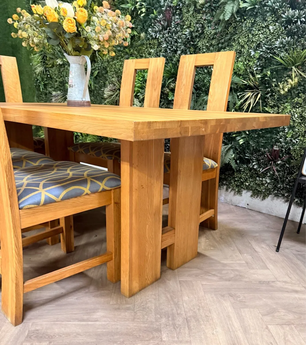 Oak kitchen table & 6 chairs - Image 4