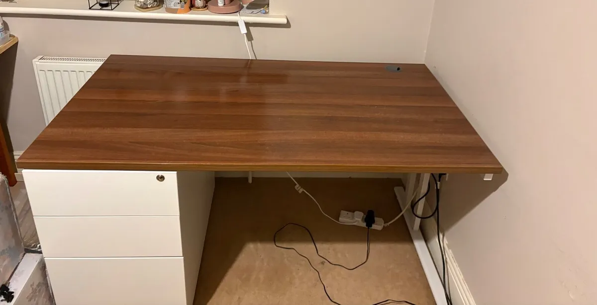 Office desk with drawers - Image 1