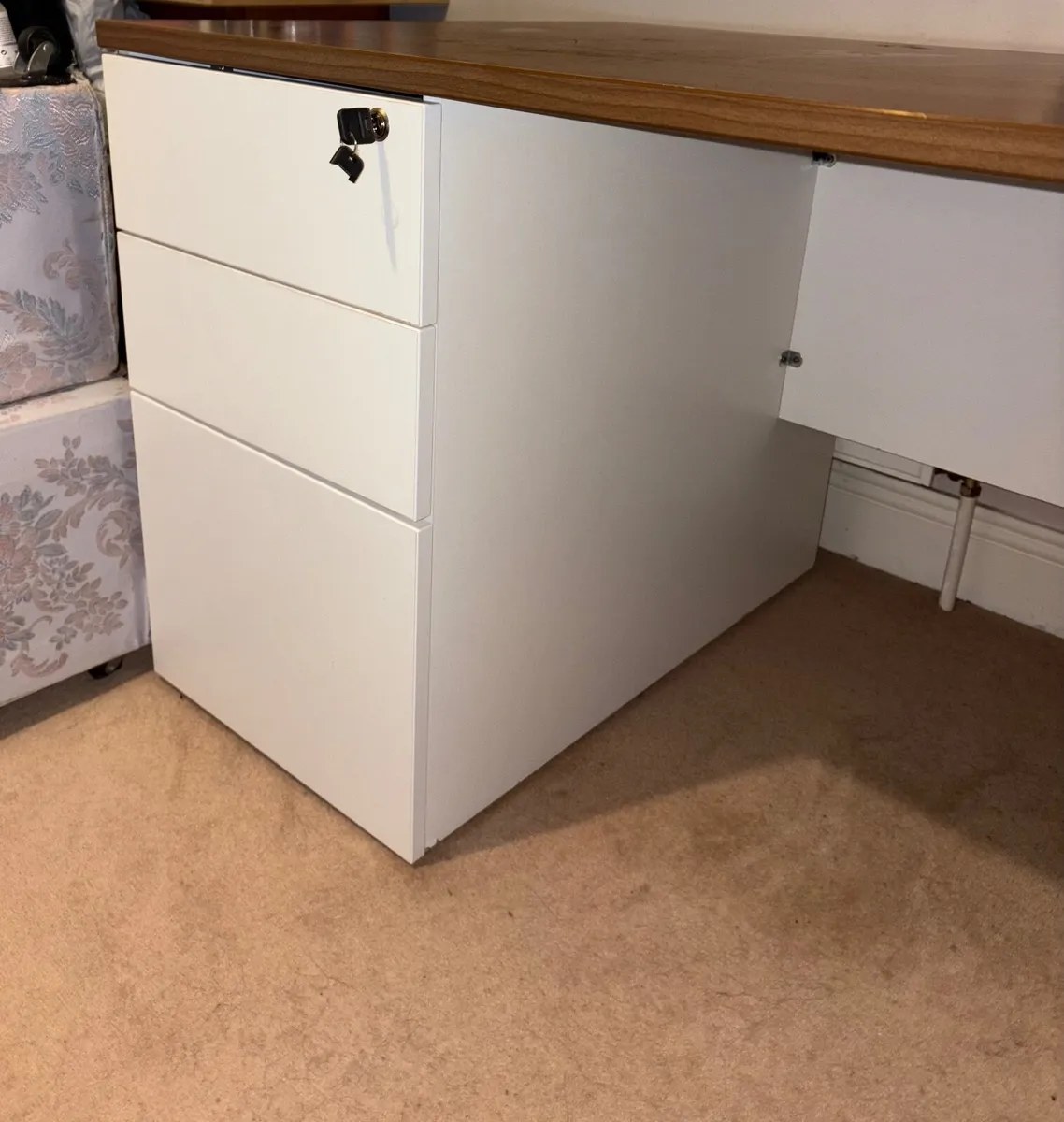 Office desk with drawers - Image 2