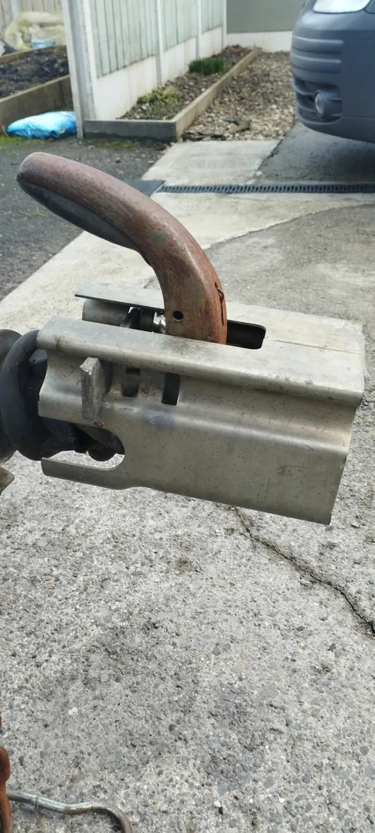 Trailer hitch lock - Image 4