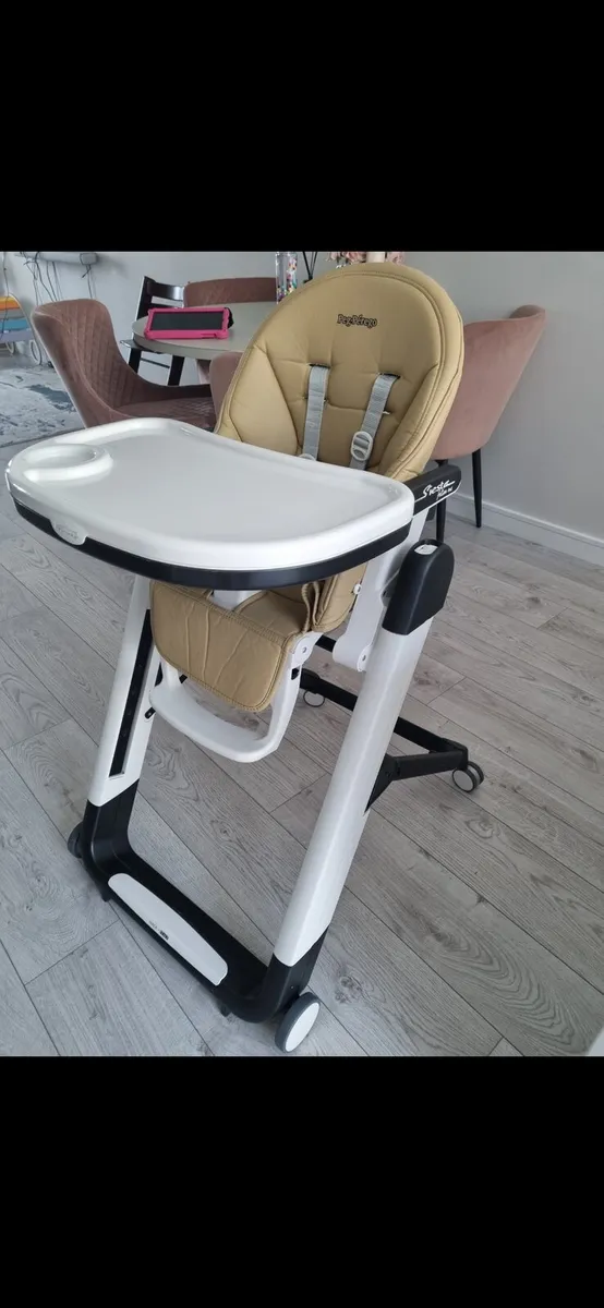 Pegperego siesta follow me highchair - Image 1