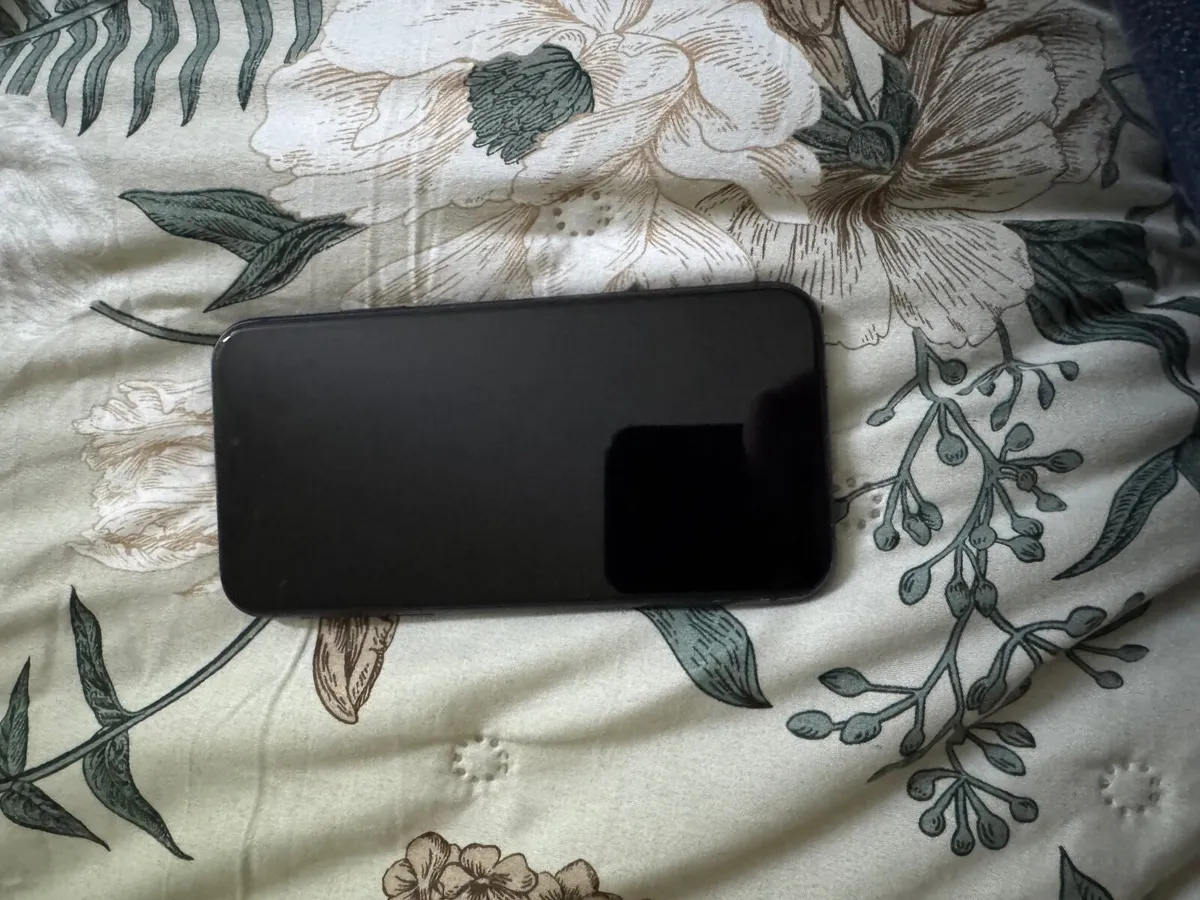 iPhone 11 unlocked - Image 1