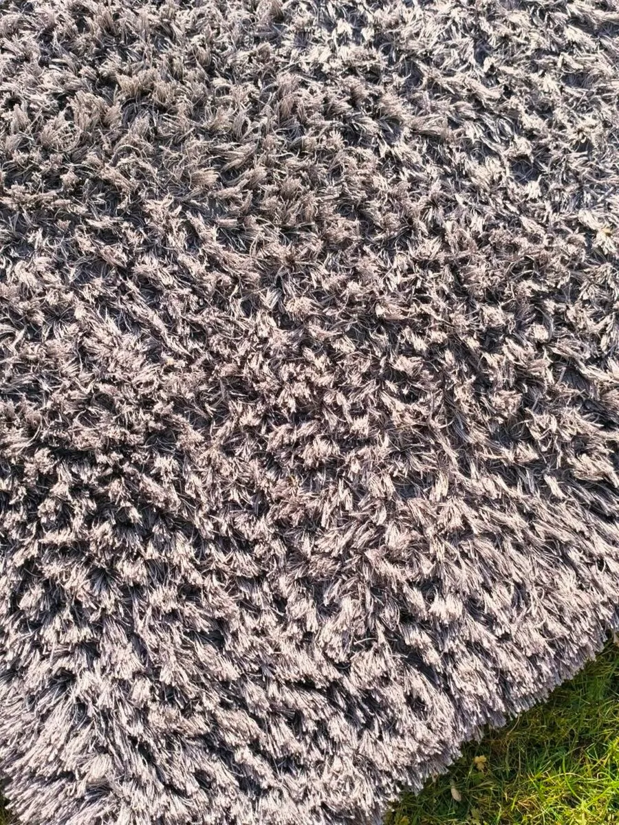 Beautiful large gray rug good quality like new - Image 4