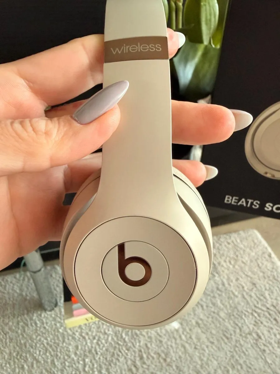 Beats Solo3 Wireless – Excellent Condition - Image 3