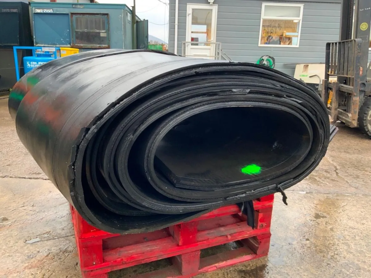 61" HEAVY GAUGE RUBBER MATTING......6125. - Image 3