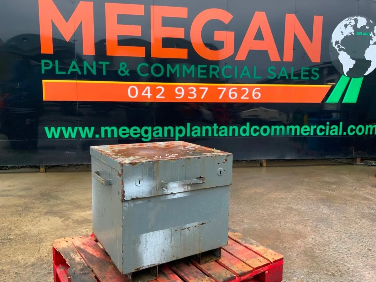 VAN VAULT / TOOL STORAGE LOCK BOX.........1148t. - Image 1