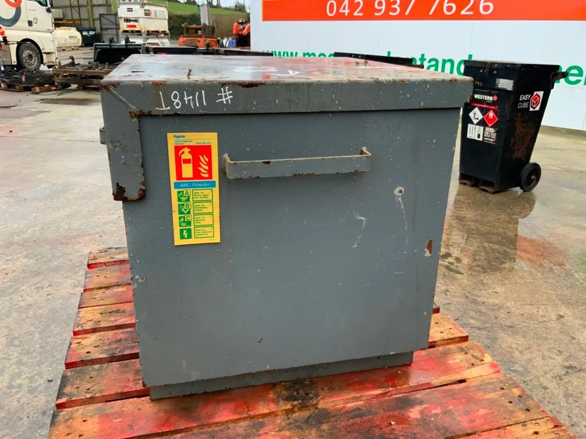 VAN VAULT / TOOL STORAGE LOCK BOX.........1148t. - Image 4