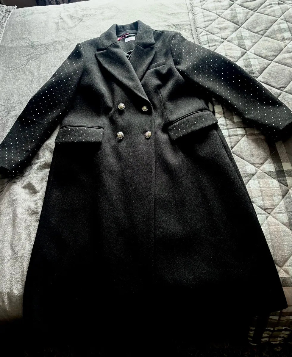 Beautiful women's black 2XL coat - never worn - Image 2