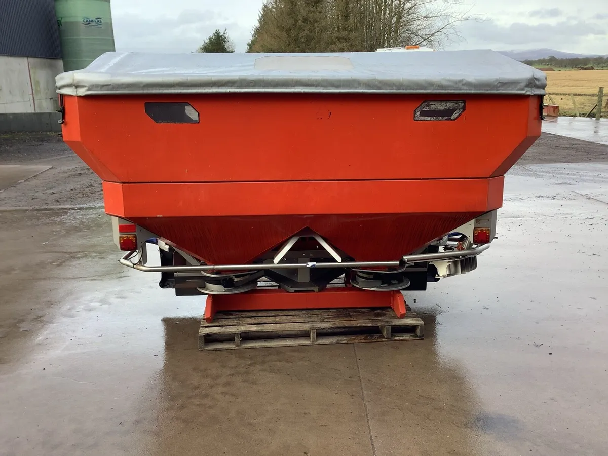 Kuhn Fertiliser Spreader - Image 2