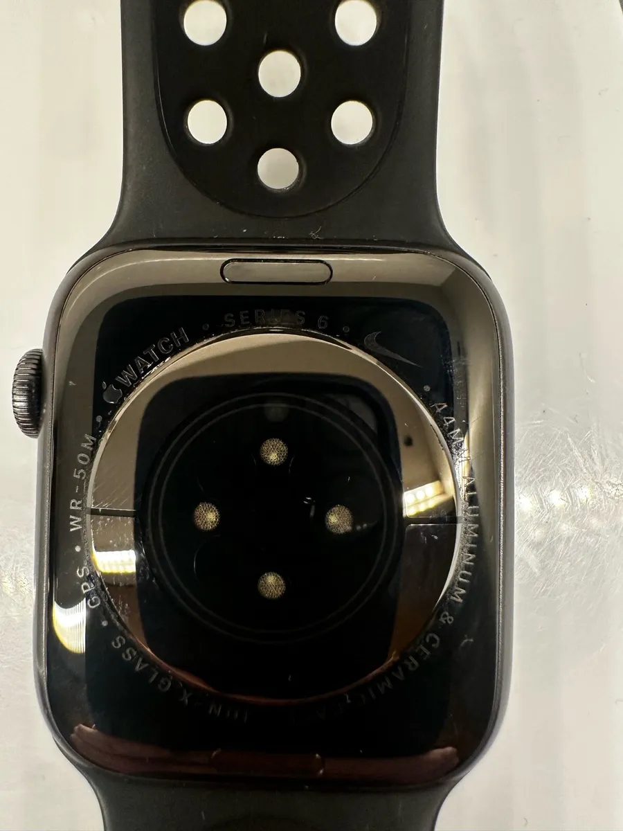 Apple Watch Nike series 6 44mm - Image 2