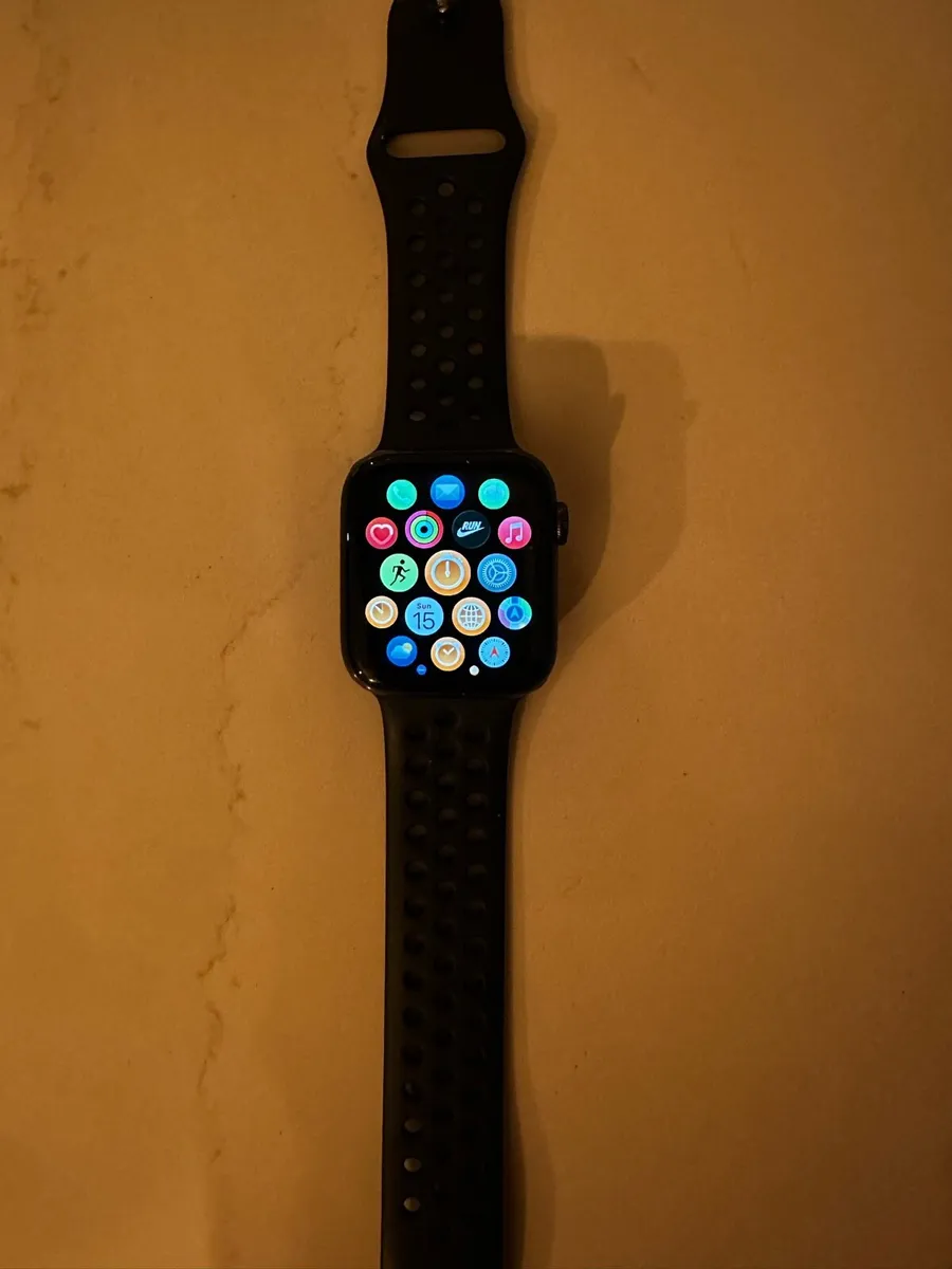Apple Watch Nike series 6 44mm - Image 3
