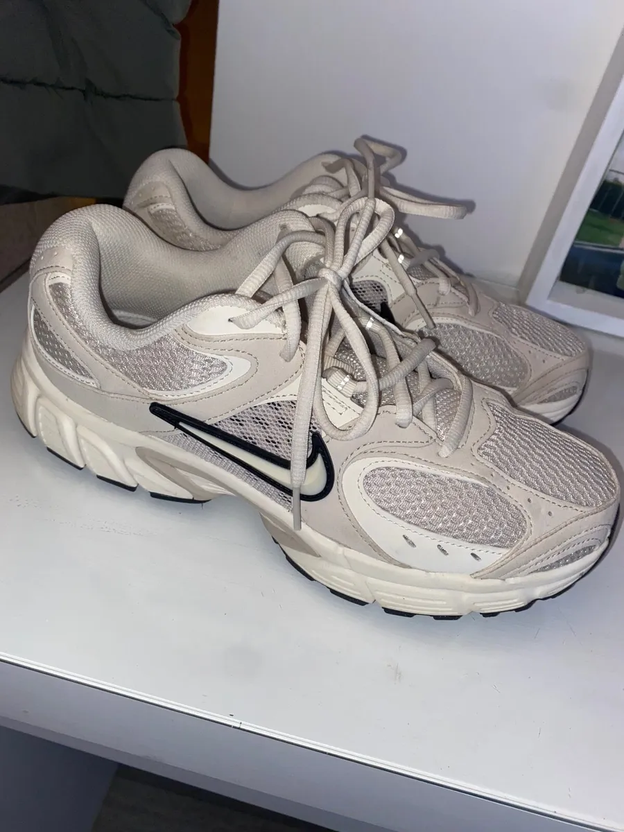 Women trainers - Image 1