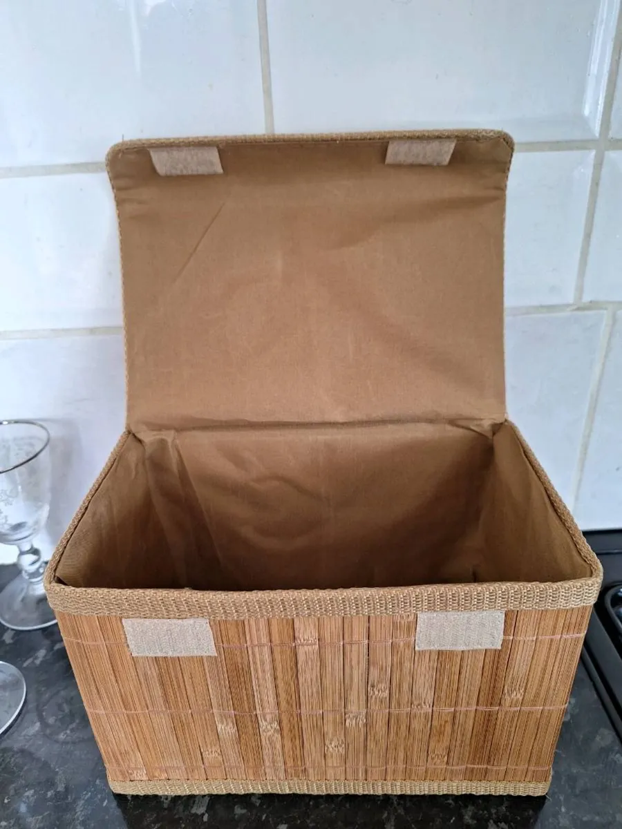 Set of six vintage wine glasses - Image 3