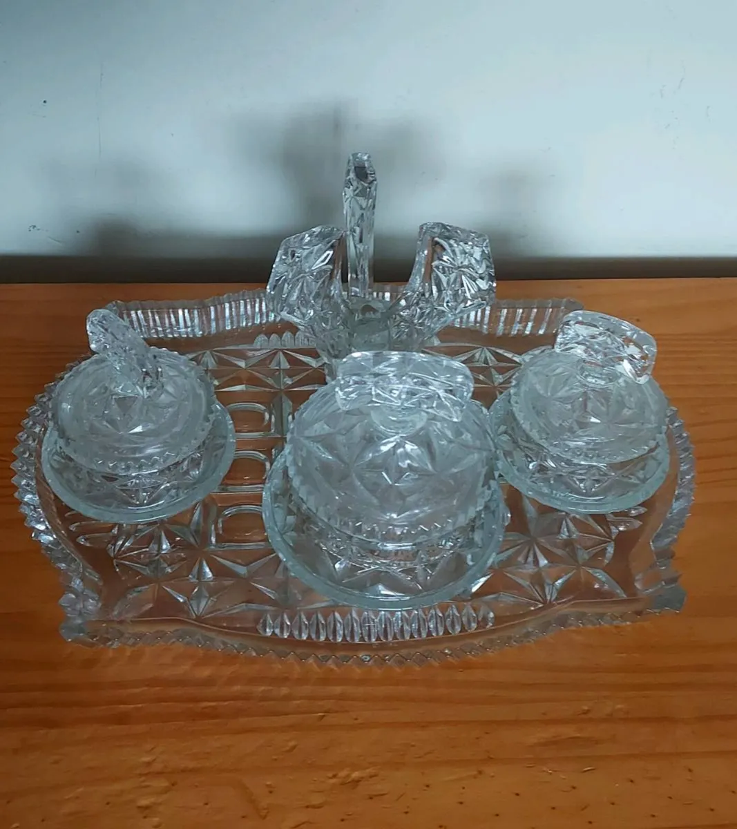 Beautiful vintage glass dressing table set - Image 1