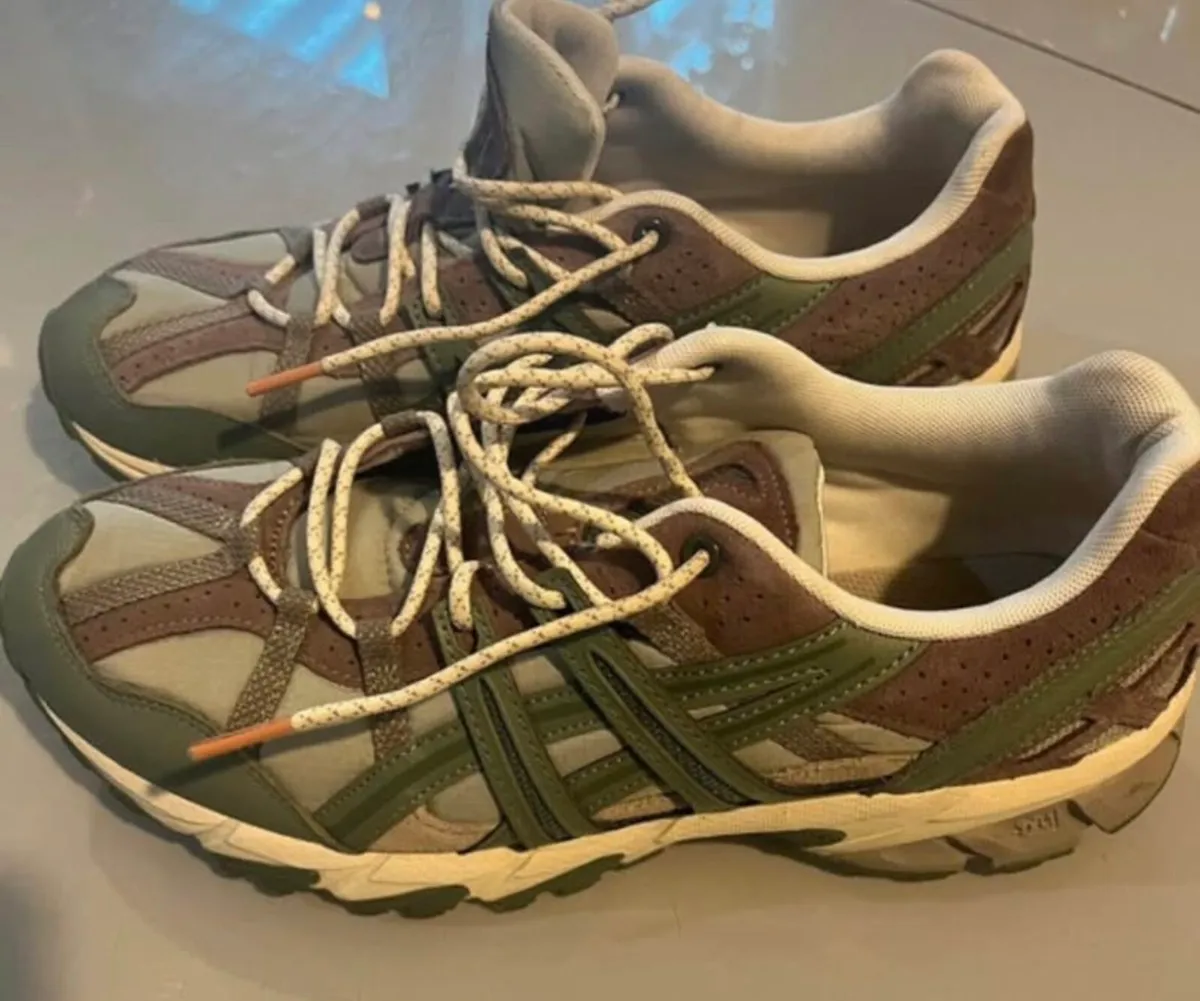 UK 8 EU 42.5 Runners like new - Image 2