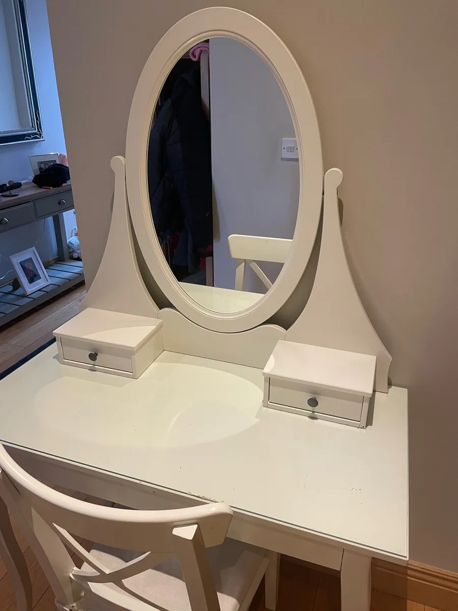 Dressing table - white desk with mirror and chair - Image 1