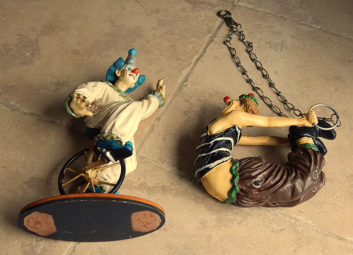 2 Vintage Resin Circus Clown Figurines - Image 3