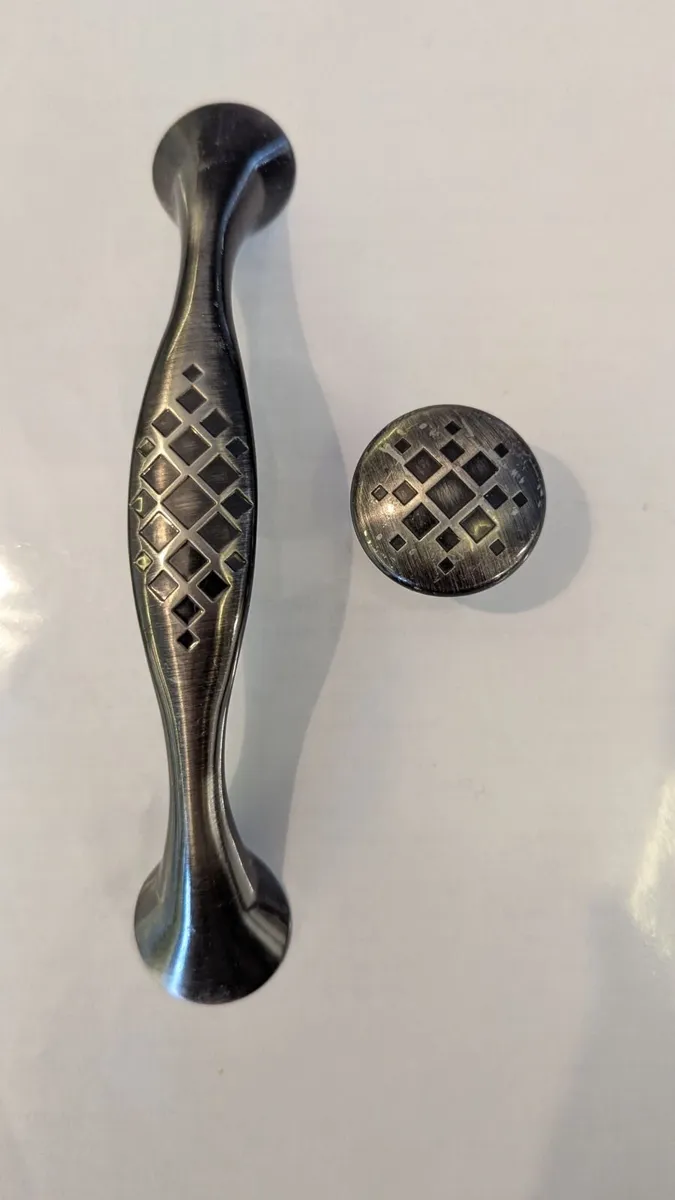 Cabinet Handles - Image 2