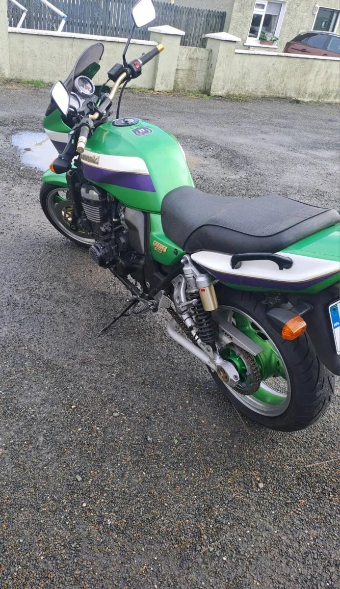 Kawasaki zrx1100 Eddie Lawson replica - Image 3