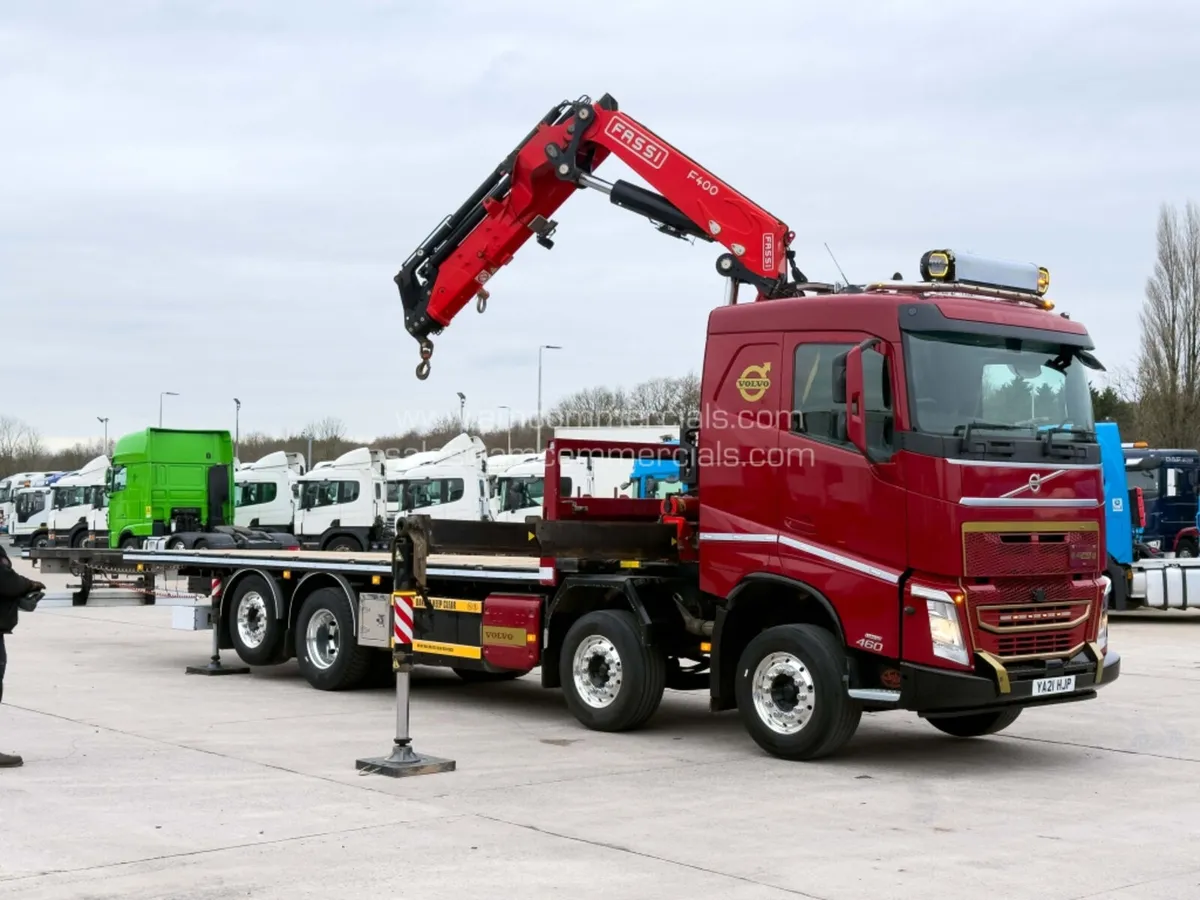 2021 VOLVO FH 460 CRANE-MOUNTED FLATBED - Image 2