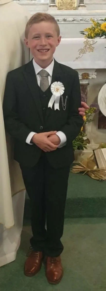 Boys communion suit - Image 1
