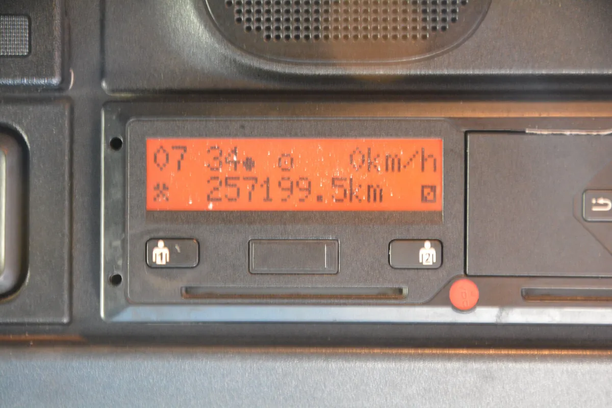 DAF 12T gvw Fassi Remote Crane - Image 4