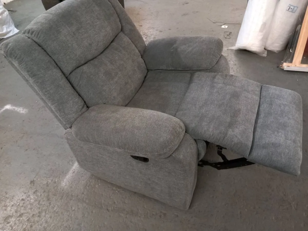 One seater recycling chair - Image 3