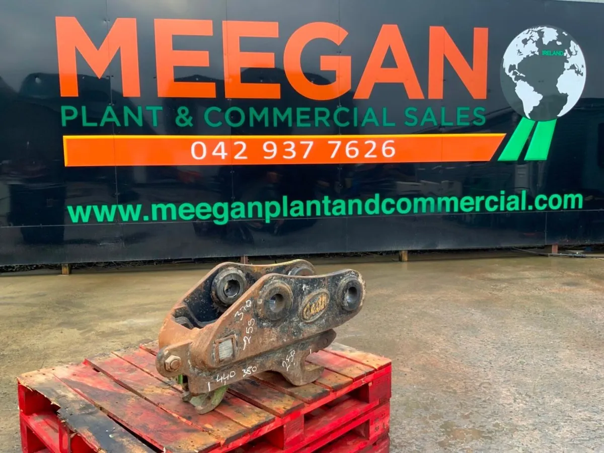 GEITH HYDRAULIC QUICK HITCH.....65mm........276pf. - Image 1