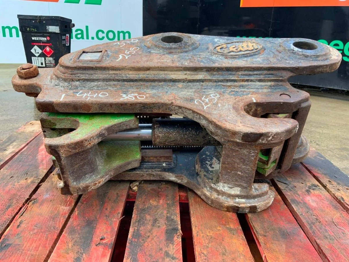 GEITH HYDRAULIC QUICK HITCH.....65mm........276pf. - Image 3