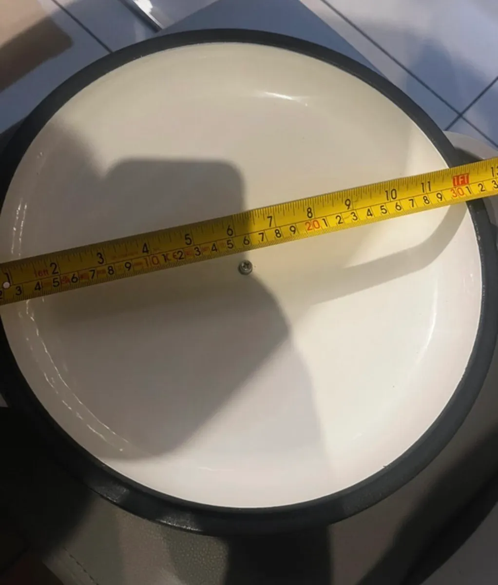 Cast iron pot - Image 4