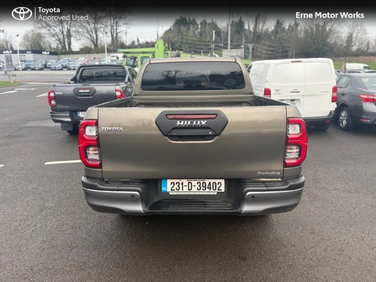 Toyota Hilux HILUX 2.8 INVINCIBLE AUTO - Image 3