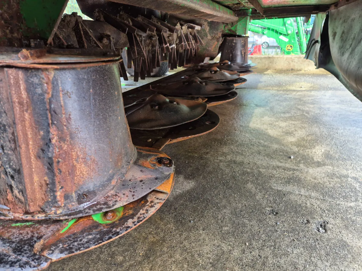 John Deere 1365 2009 - Image 3