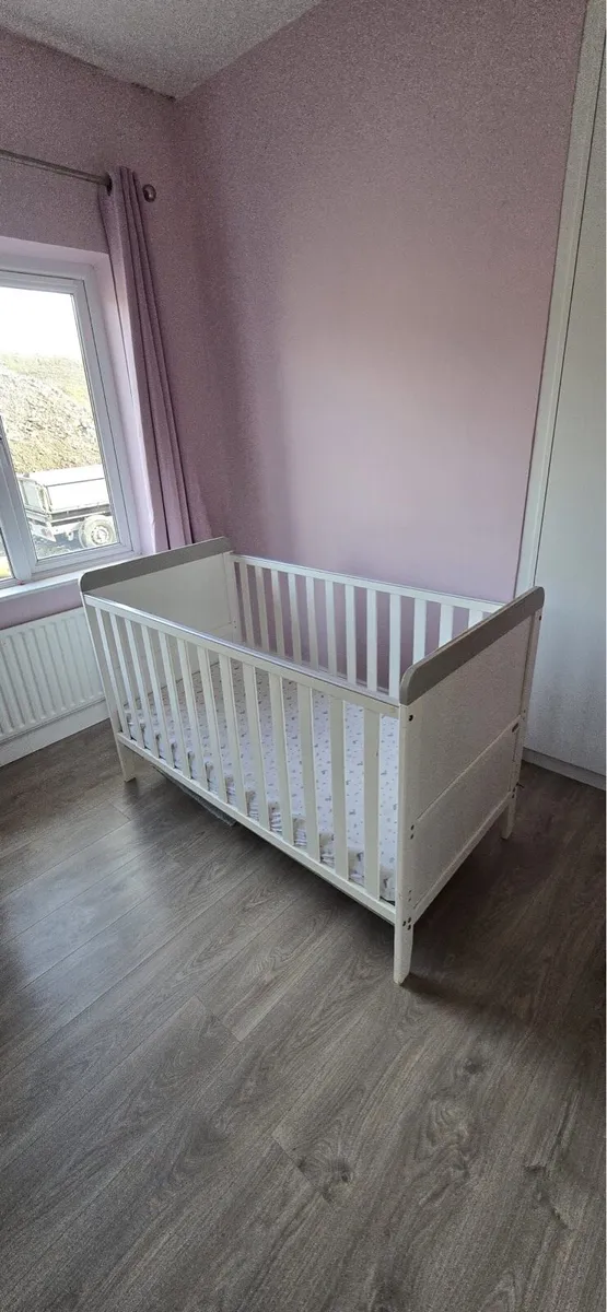 Cot & matress - Image 1