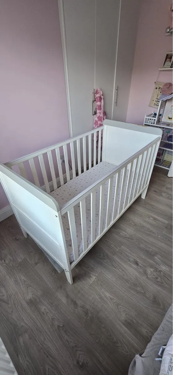 Cot & matress - Image 3