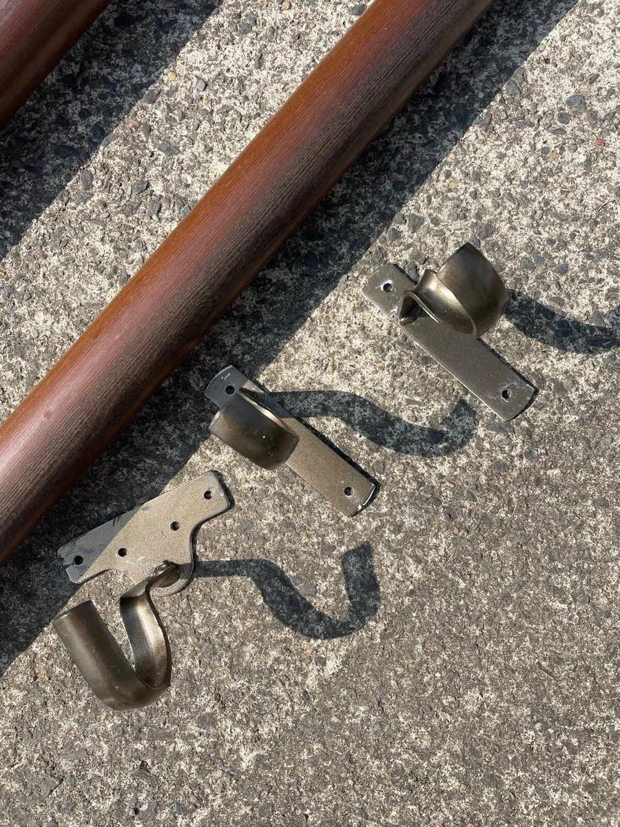 Curtain pole - Image 1