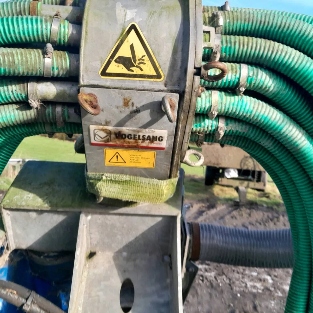 Trail and shoe slurry spreader - Image 3