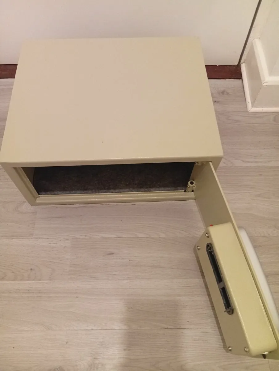 Electronic Quality Roomy Digital Safe - Image 4