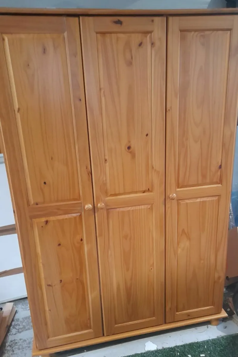 Bedroom set - Image 4