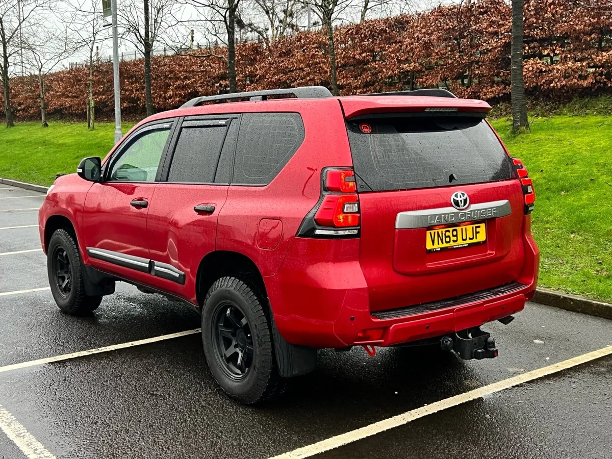 Choice of 2 Toyota Landcruiser 2.8 D-4D - Image 2